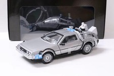 Hot wheels dmc delorean - 1:18,