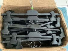 LOT 60 CINTRES A PINCE, EN