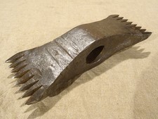 Outil ancien taillant grain d'orge tailleur de pierre  fer forgé