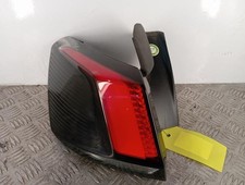 Feu arriere principal gauche