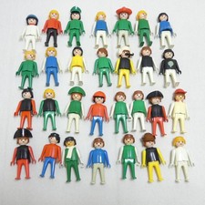 LOT 29 FIGURINES PLAYMOBIL