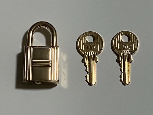Charm cadenas doré hermes - charm,
