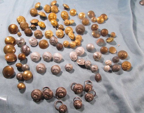 Lot boutons militaires - 90,