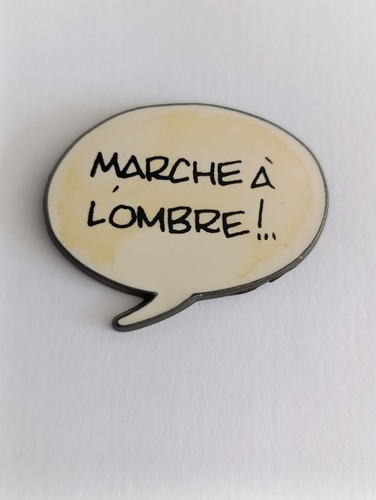 Pin renaud chanteur marche - pin's, ,marche