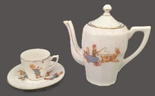 Dinette jouet en porcelaine