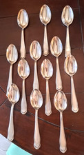 12 cuilleres à soupe en metal