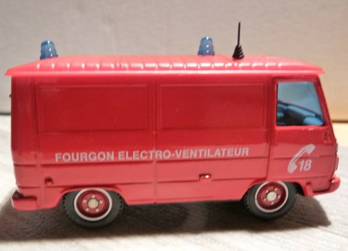Véhicule pompier peugeot j9 - ,