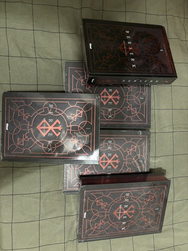 Berserk tome lot des - -,