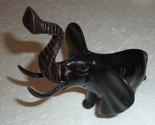 superbe éléphant africain en