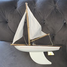 VINTAGE STAR? POND YACHT