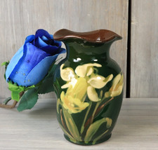 Petit Vase Ancien en Terre