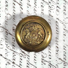 Boîte de plumes ancienne « London – Royal Coat of Arms »