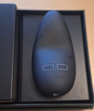 LELO Lily (Black) - Masseur