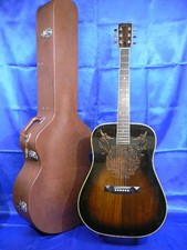 Rare guitare ajourée