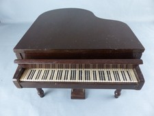 Ancienne boite a musique PIANO