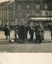 Photo d'époque Tournage du Film Brigade Criminelle 1947 Gilbert Gil Camera Film