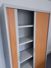Armoires de bureau comme neuves, idéales pour professionnels