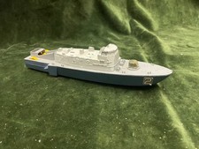 1 bateau submarine chaser dinky toys pour pieces ou resto