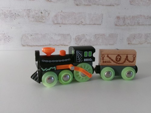 Train halloween bois brio - halloween,
