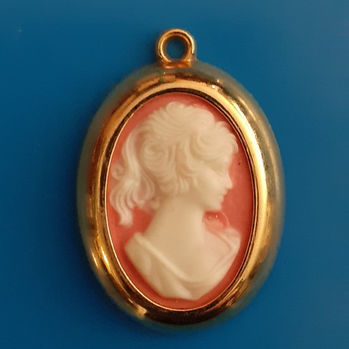 Feve medaillon pendentif - feve,