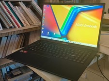 Asus Vivobook S15 – Comme Neuf (2025) AMD R5-7520U, 8GB RAM, 512GB SSD, 15.6 FHD