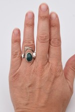 Bague vintage en argent et agate chrysoprase forme moderniste brutaliste T 51