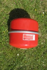 Vase d'expansion Flexcon sous