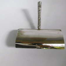 brosse ramasse miette de table