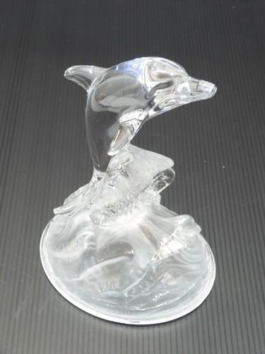 Statuette dauphin verre - -,