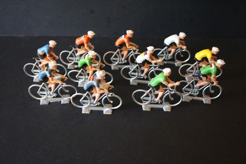Lot cyclistes cofalu des - 11,