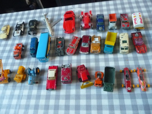 Lot vehicules anciens - 30,