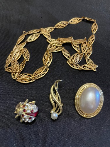 Lot bijoux fantaisie - lot,