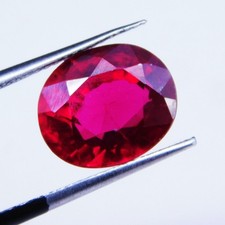 Pierre précieuse en vrac de coupe ovale rubis rouge naturel certifié 5,40 ct
