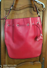 Magnifique sac seau rouge   en cuir Marque Giada  TBE