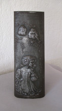 Ancien Petit VASE en Métal " ART NOUVEAU"Décor en relief .Début XX ème.