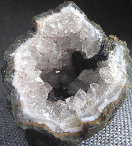 Minéraux géode de - , quartz