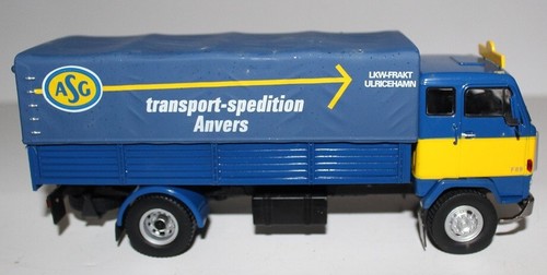 Camion volvo plateau bâché - plateau,
