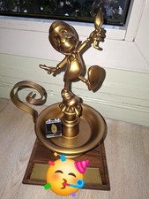 Rare statue + pins cast member