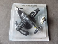 AVION EN MÉTAL 1/100e  Dans