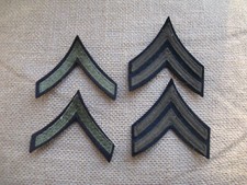 LOT de deux paires de galons