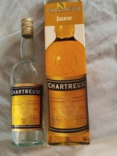 chartreuse jaune Avec Sa Boîte