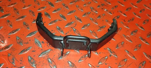 Fixation reservoir charniere - /,