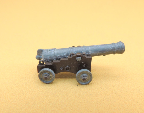 Kinder métal canon sur - -,