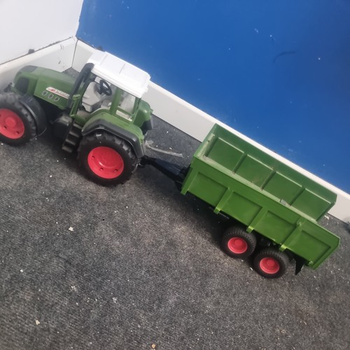Jouet tracteur - un,