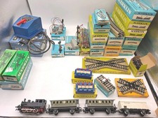 GROS LOT MARKLIN LOCOMOTIVE WAGONS RAILS TRANSFO AIGUILLAGES TRAIN ELECTRIQUE HO