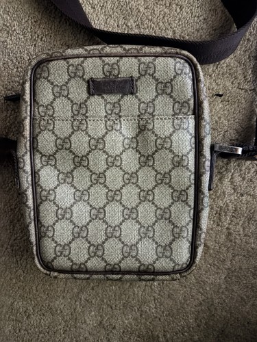 Preloved gucci crossbody - gg,