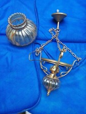 Lustre suspension en verre et cuivre, jaune or, bon état, style lampe à pétrole