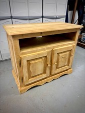 Meuble TV en bois brut poncé