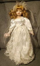 Poupée No 10 Mariée - Tête et Mains Porcelaine - Voile - Bouquet - 40cm