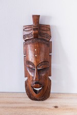 Masque en Bois Sculpté avec